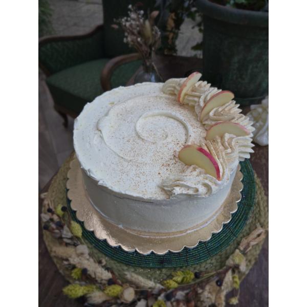 Almás–fahéjas–vaníliás torta